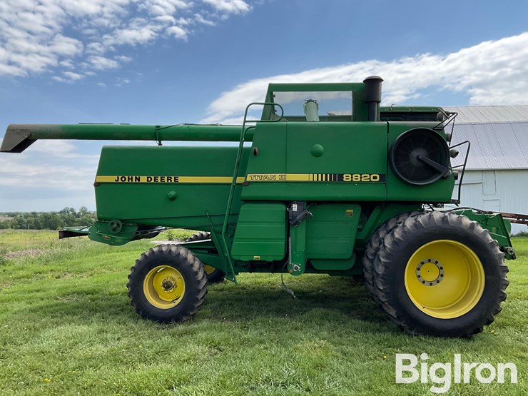 1988-john-deere-8820-titan-ii-image-4