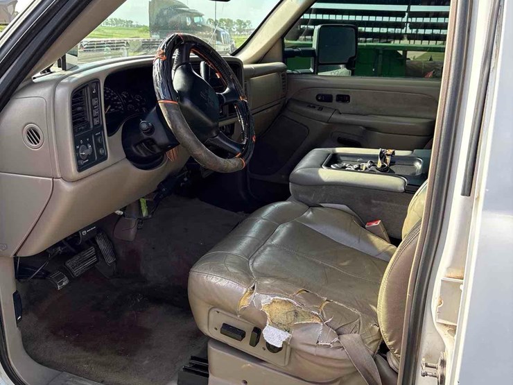 2002-gmc-2500-image-39