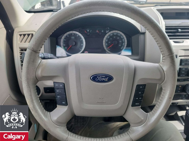 ford-escape-hybrid-image-15