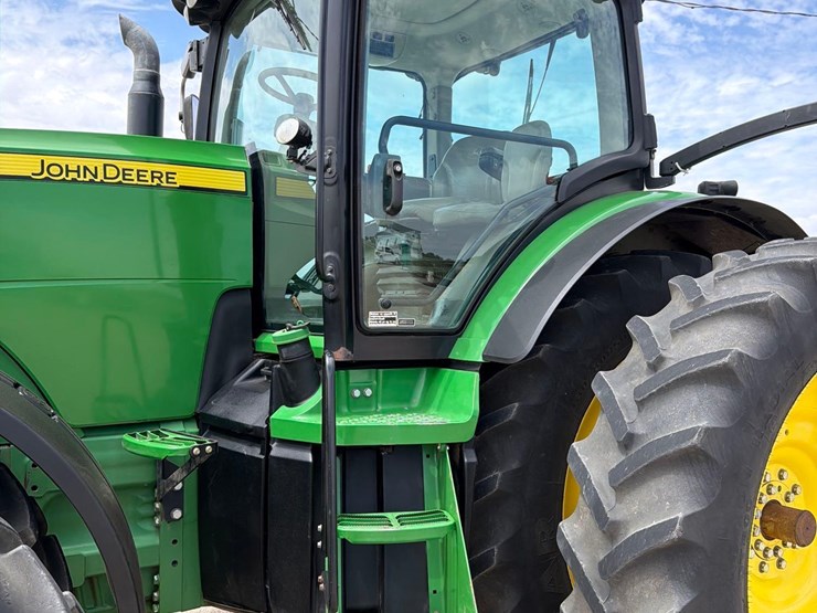2012-john-deere-8310r-image-10