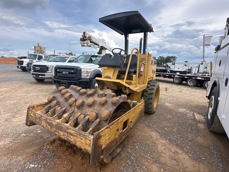 caterpillar-cp-323c-image-3