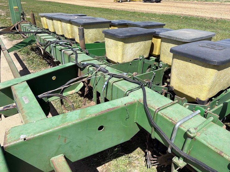 john-deere-7000-image-25