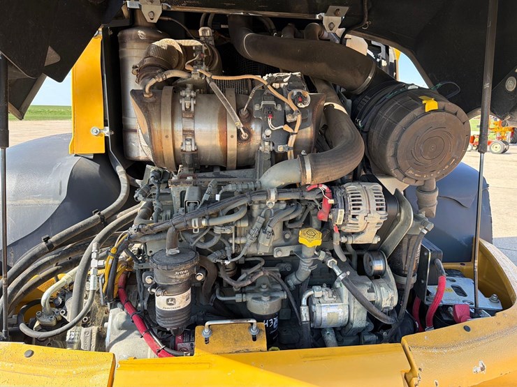 deere-344l-image-30