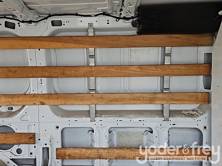 2015-ford-transit-image-22