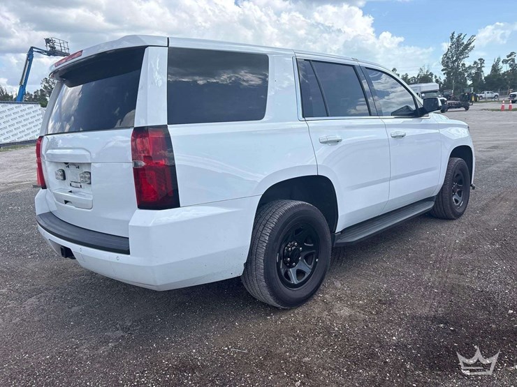 2019-chevrolet-tahoe-image-3