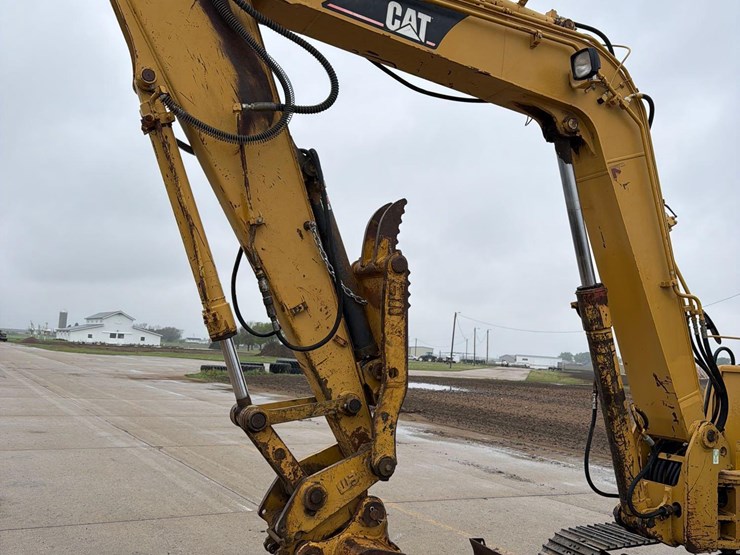 caterpillar-307c-image-26