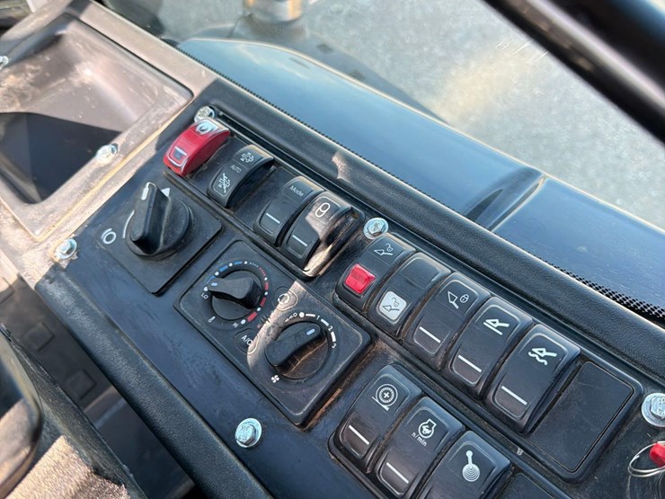 deere-344l-image-43