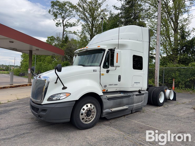 2016-international-prostar-image-1