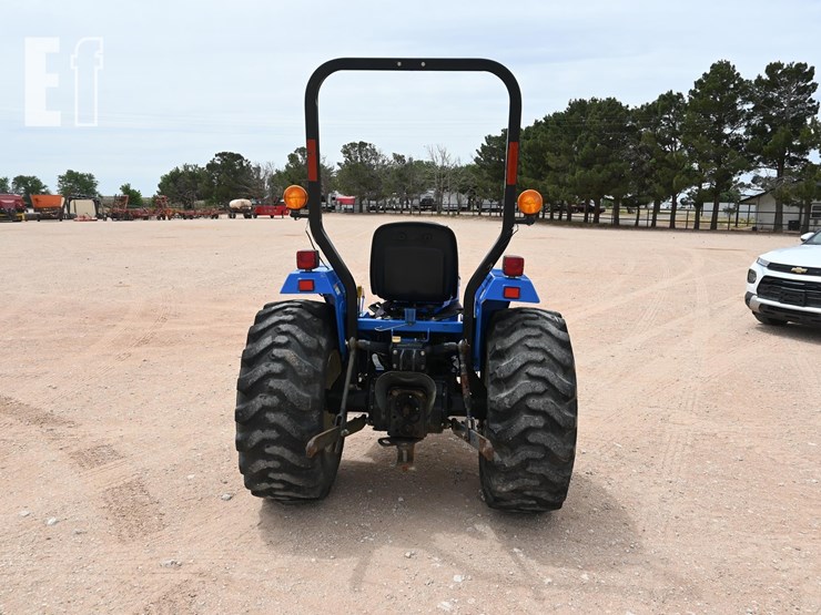 new-holland-tc30-image-2