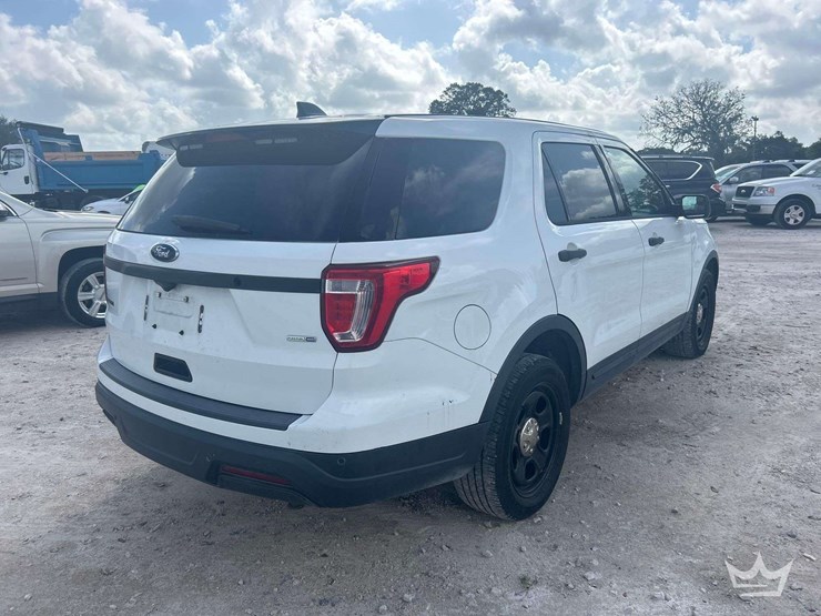 2019-ford-explorer-image-3