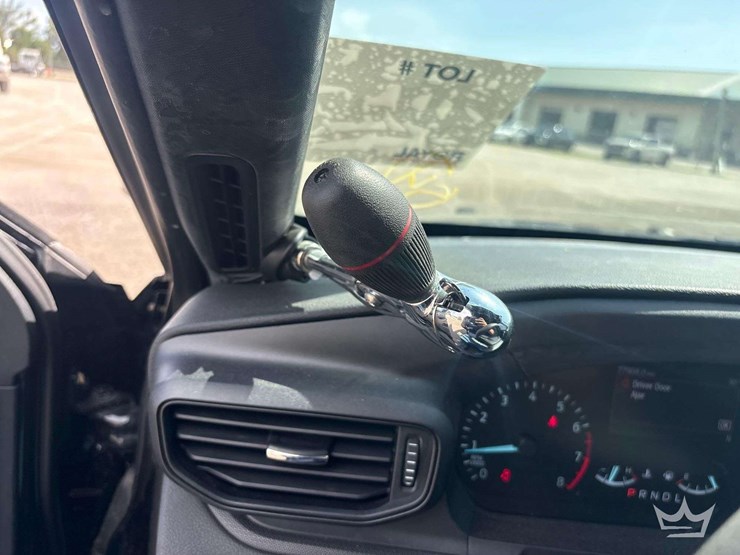 2020-ford-explorer-image-21