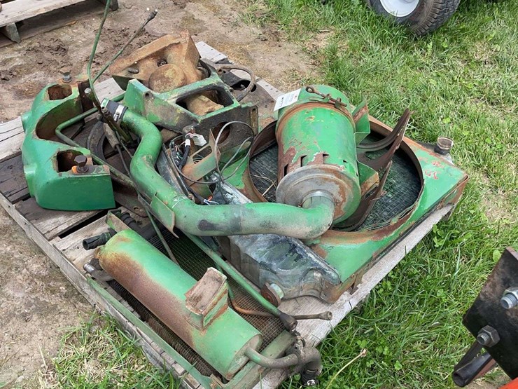 john-deere-3020-image-2