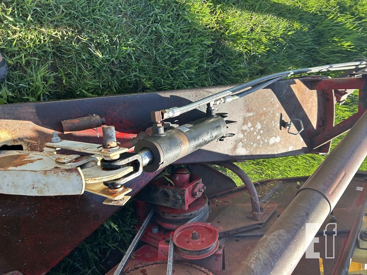 new-holland-490-image-9