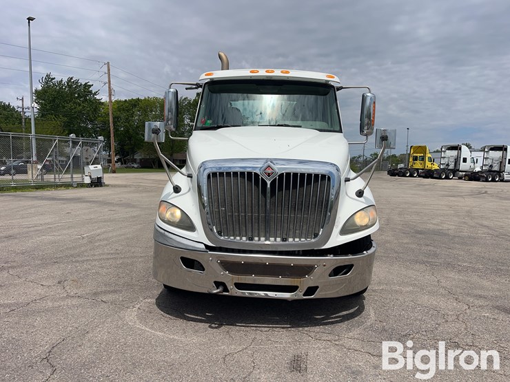 2015-international-prostar-image-2