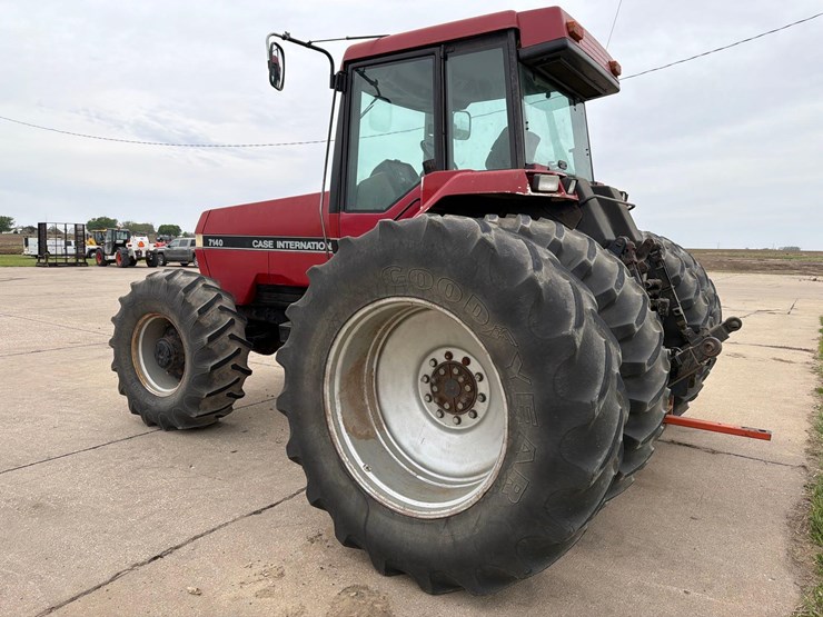 case-ih-7140-image-6