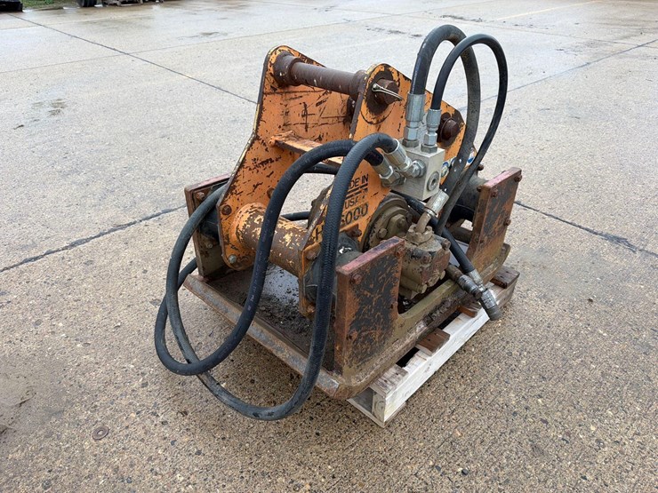 caterpillar-307c-image-3