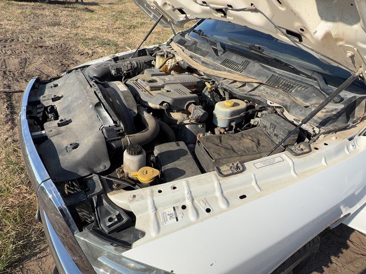 2014-dodge-3500-image-18