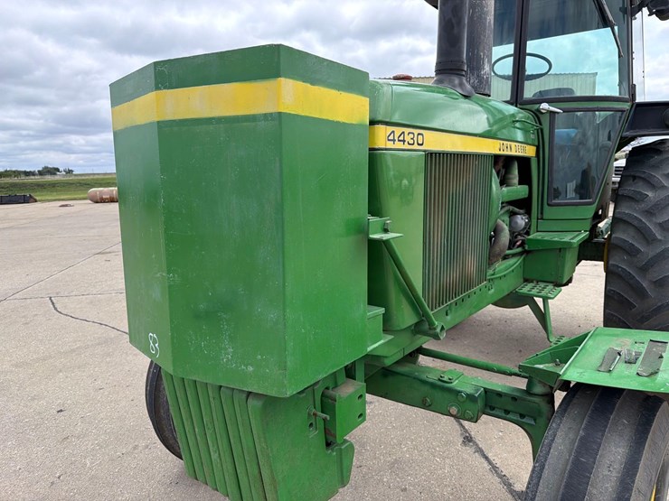 john-deere-4430-image-21