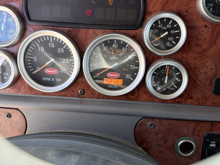 2009-peterbilt-387-image-53