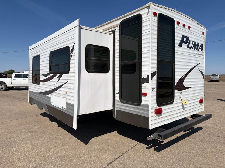 2011-puma-31ft-bumper-hitch-camper-image-5