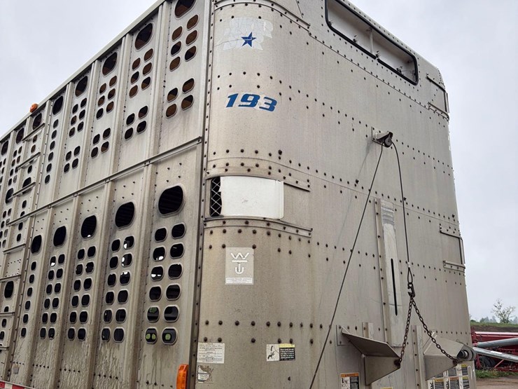 2001-wilson-livestock-trailer-image-21