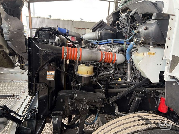 2012-kenworth-t300-image-15