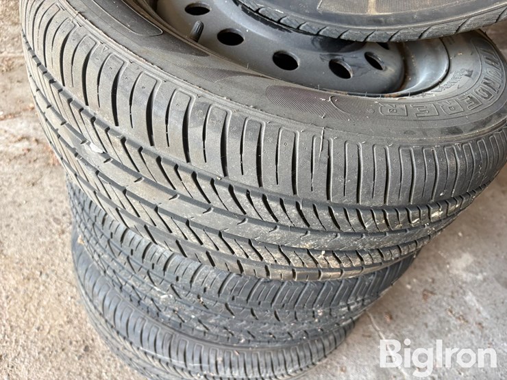 douglas-thunderer-225/60r16-all-season-tire-image-8