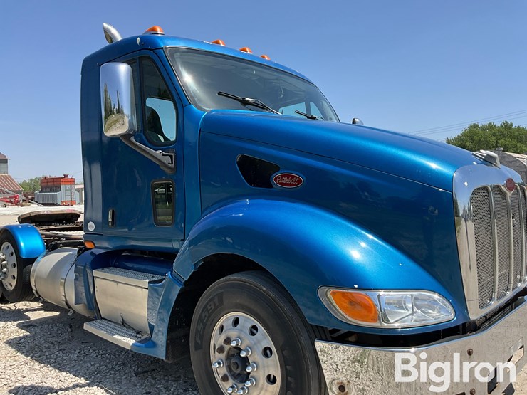 2004-peterbilt-387-image-10