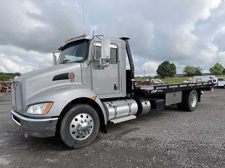 2019-kenworth-t270-image-1