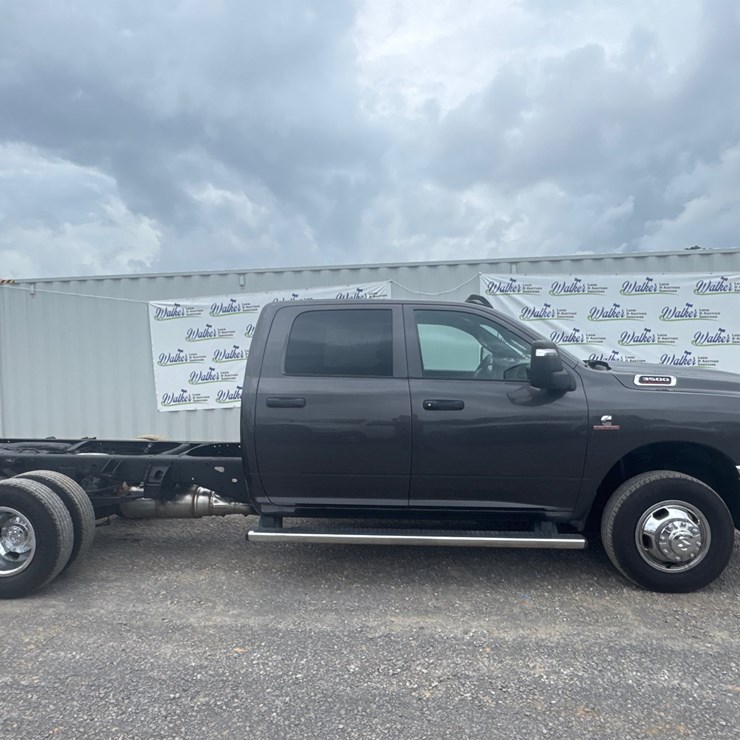 2023 DODGE 3500