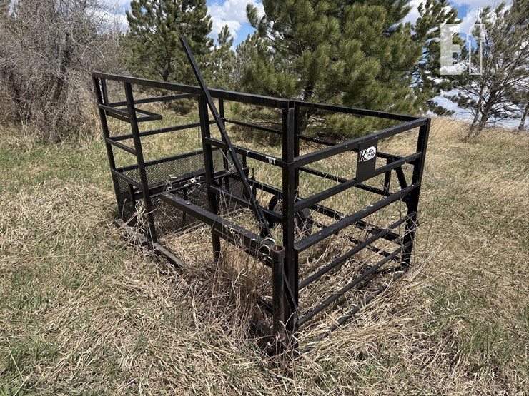 four-wheeler-calf-catcher-rolin-mfg.-image-1