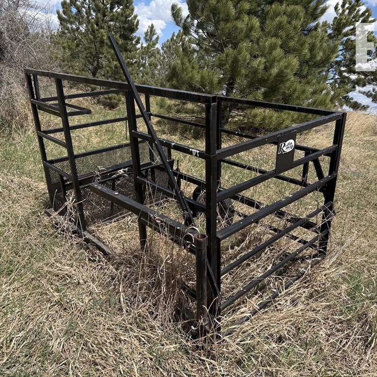 FOUR-WHEELER CALF CATCHER ROLIN MFG.