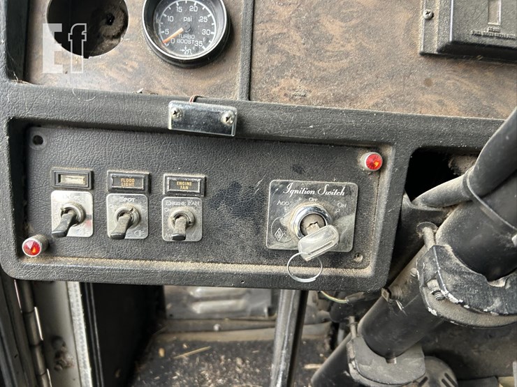 1995-kenworth-t600-image-32