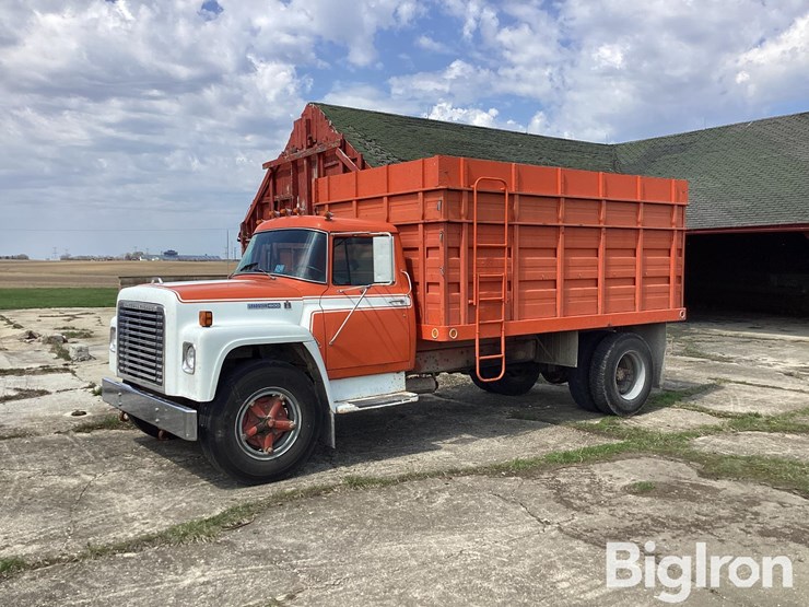 1976-international-loadstar-image-1