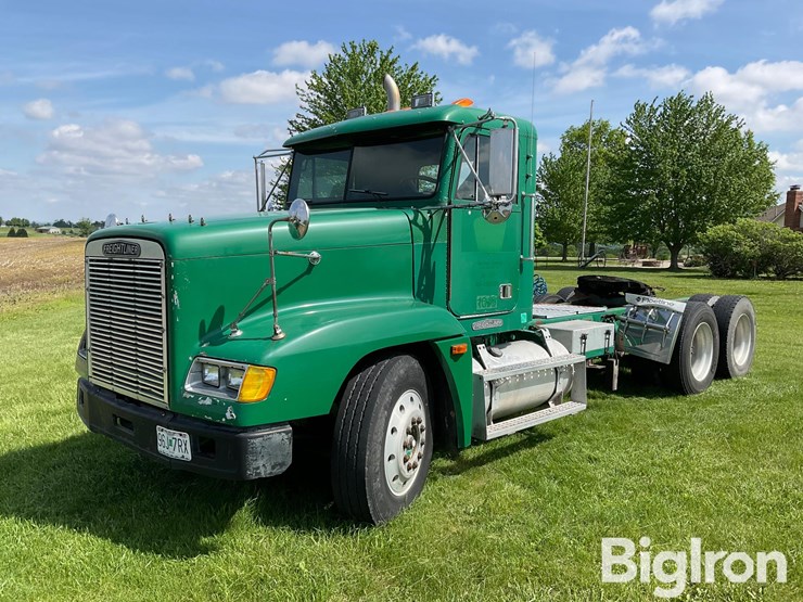 1994-freightliner-fld120-image-1