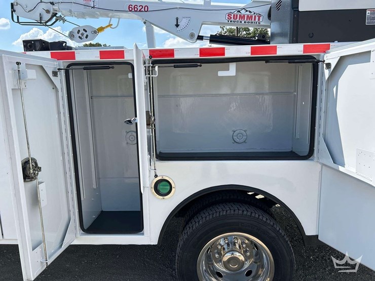 2023-ford-f550-image-22