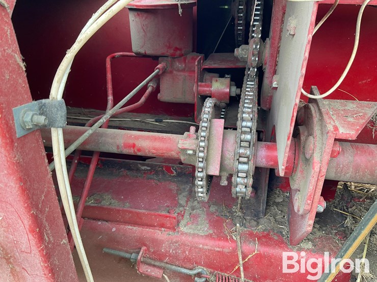 2000-new-holland-575-image-18