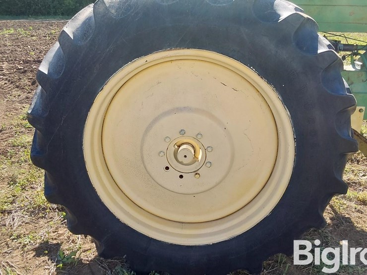 1953-john-deere-60-image-17