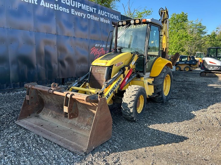 new-holland-lb95b-image-8