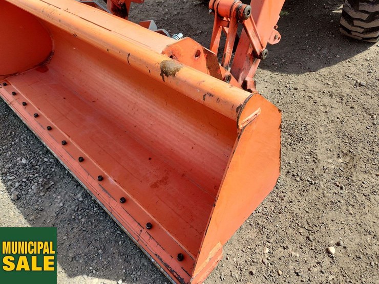 2015-kubota-l4760-image-51