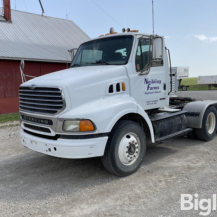 2001 STERLING AT9500