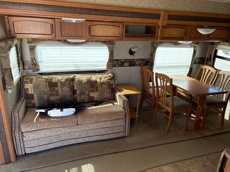 2011-puma-31ft-bumper-hitch-camper-image-22