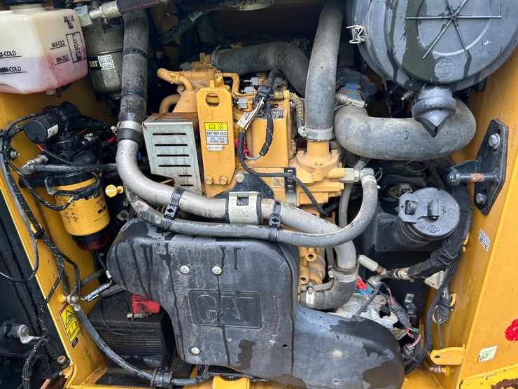 2022-caterpillar-259d3-image-15