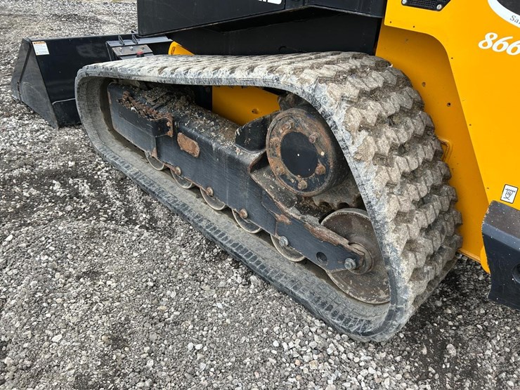 2023-jcb-3ts-8t-image-18