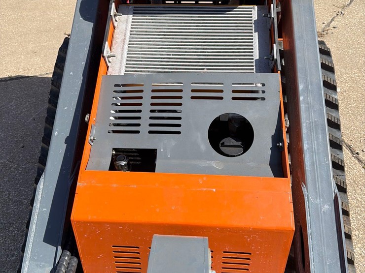 hurricane-stand-behind-skidloader-image-21