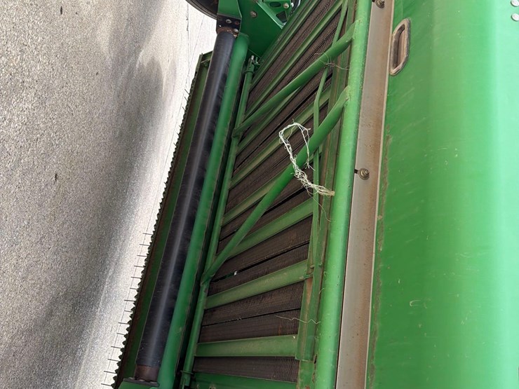 john-deere-568-image-24