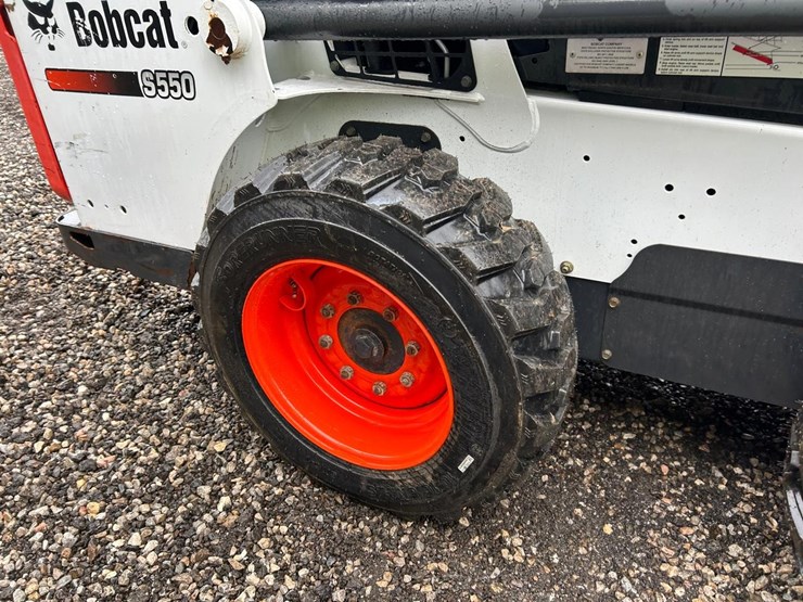 2017-bobcat-s550-image-13