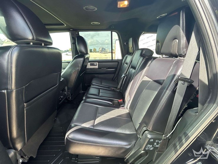 2017-ford-expedition-image-21