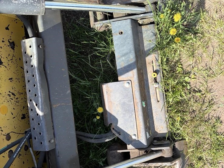 new-holland-l180-image-3