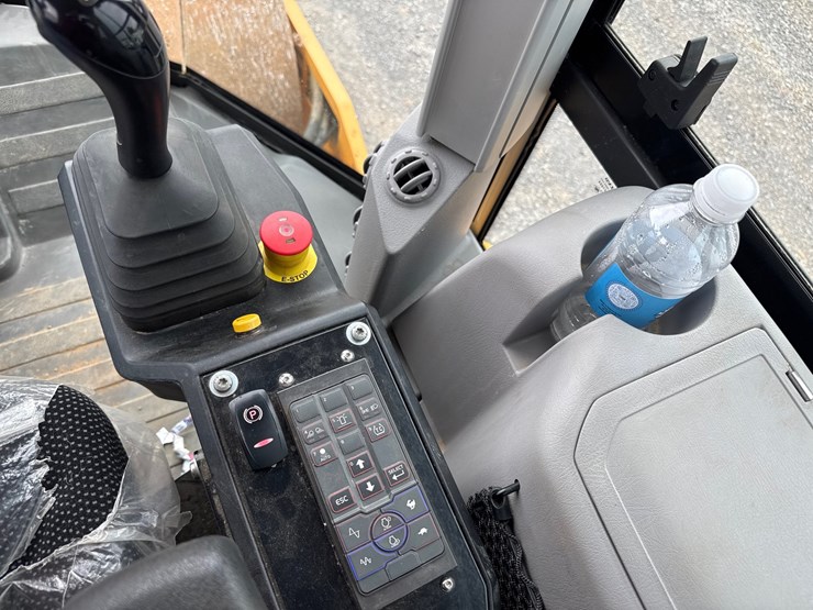 2021-volvo-sd75b-image-13